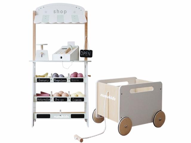 Étal de marché avec chariot en bois